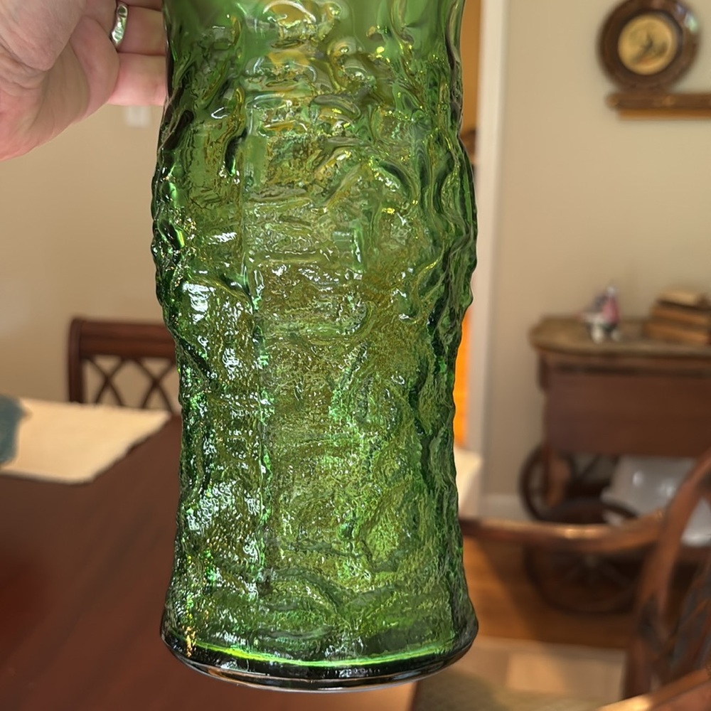 Crinkled Green Glass Vase Vintage - Picture 4 of 12